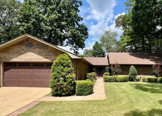 Property at 1408 Fairway Dr, Jonesboro, AR 72401, 3 beds, 2 baths