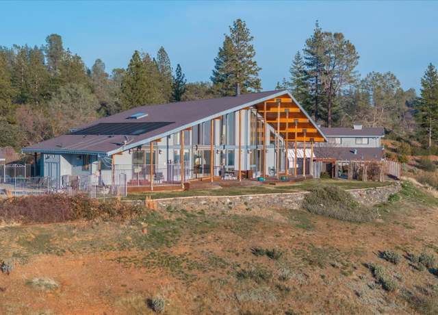 Property at 984 Crestview Drive Dr, Murphys, CA 95247, 3 beds, 3 baths
