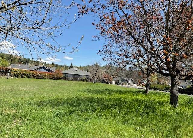Property at 576 Quiet Place Pl, Murphys, CA 95247