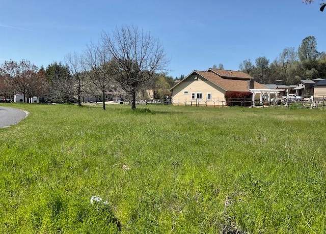 Property at 576 Quiet Place Pl, Murphys, CA 95247