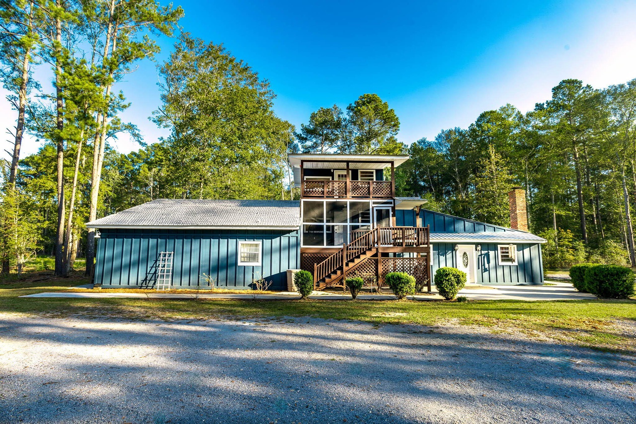 2 Canty Rayborn Rd, Sumrall, MS 39482