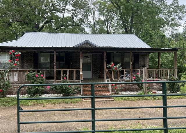 Property at 910 Cupit St, Columbia, MS 39429, 2 beds, 1 bath