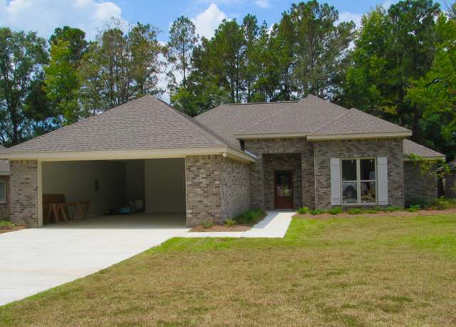Property at 19 E Augusta Ct, Hattiesburg, MS 39402, 3 beds, 2 baths