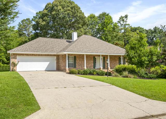 Property at 51 St Andrews, Hattiesburg, MS 39401, 3 beds, 2 baths