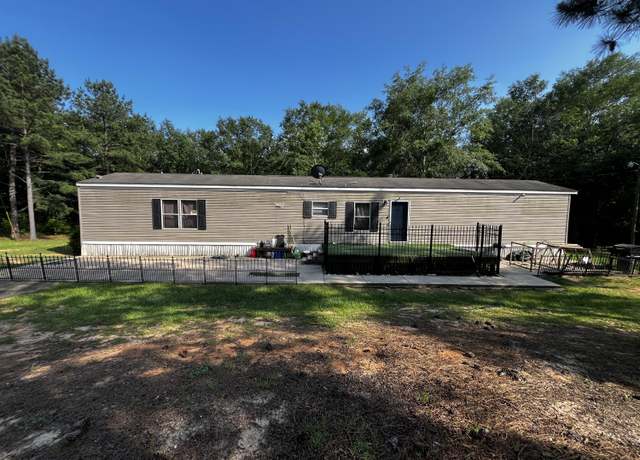 Property at 90 Circle, Collins, MS 39428, 3 beds, 2 baths
