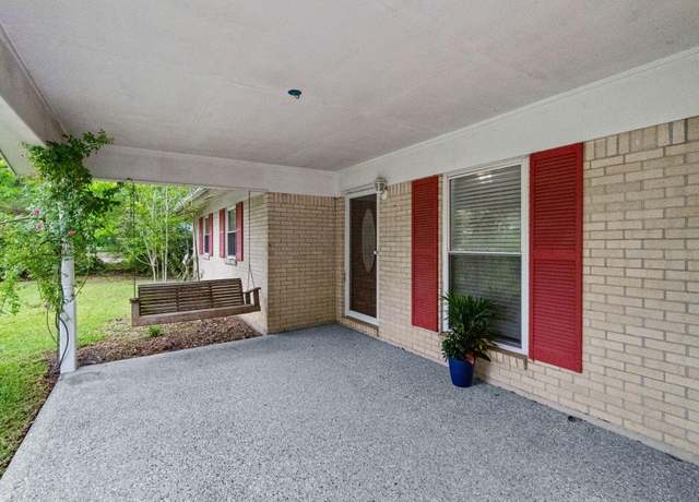 Property at 20 Kennon Ave, Laurel, MS 39443, 3 beds, 2 baths