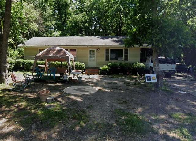 Property at 1121 N 9th Ave, Laurel, MS 39440
