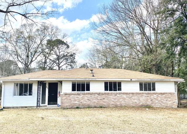 Property at 811 Crestview Dr, Hattiesburg, MS 39401, 3 beds, 2 baths