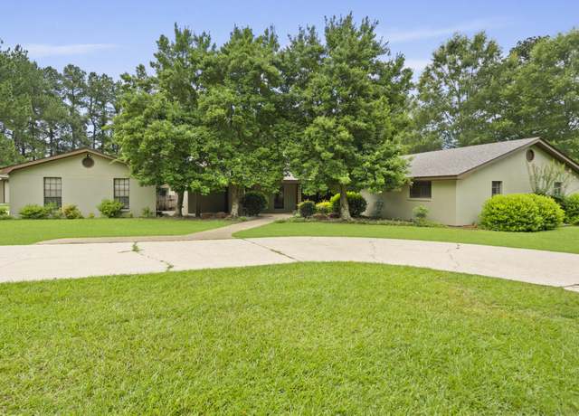 Property at 37 Windlass Dr, Hattiesburg, MS 39402, 4 beds, 3 baths