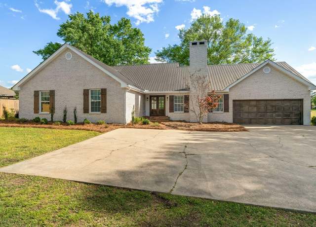 Property at 126 Country Park Dr, Petal, MS 39465, 4 beds, 3 baths