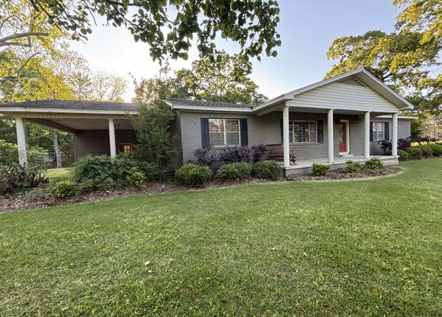 Property at 649 Cole Rd, Hattiesburg, MS 39402, 3 beds, 2 baths