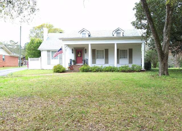 Property at 1640 Old Bay Springs Rd, Laurel, MS 39440, 5 beds, 3 baths
