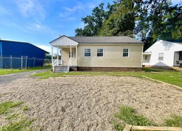 Property at 1428 W 7th St, Hattiesburg, MS 39401, 3 beds, 2 baths