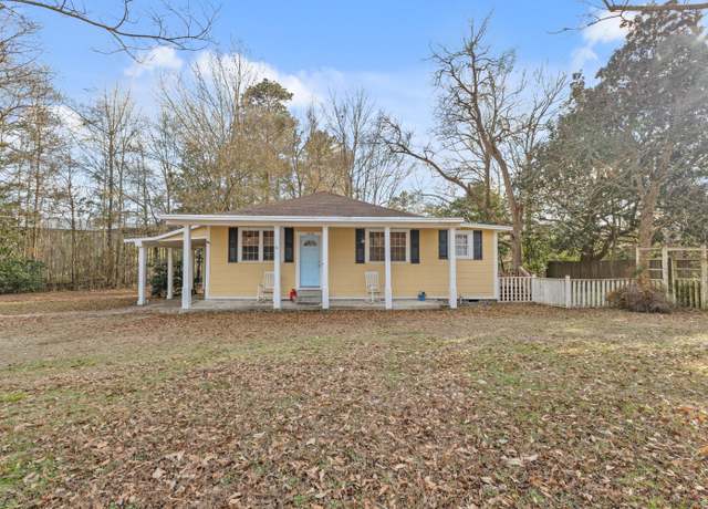 Property at 1616 Adeline St, Hattiesburg, MS 39401, 2 beds, 2 baths