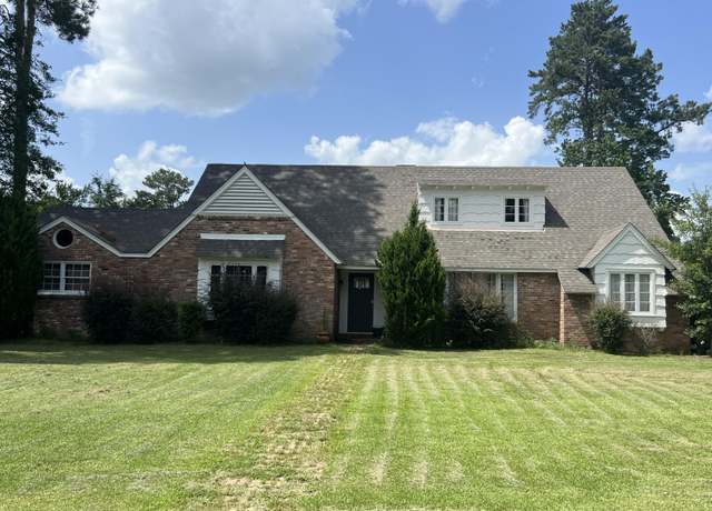Property at 1205 Meadowood Dr, Columbia, MS 39429, 4 beds, 4 baths