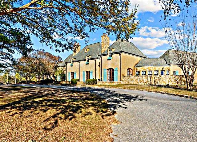 Property at 56 Lakeshore Dr, Laurel, MS 39443, 5 beds, 6.5 baths