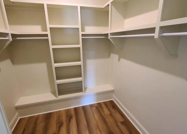 Property at 11 Golden Oak, Hattiesburg, MS 39402, 3 beds, 2 baths