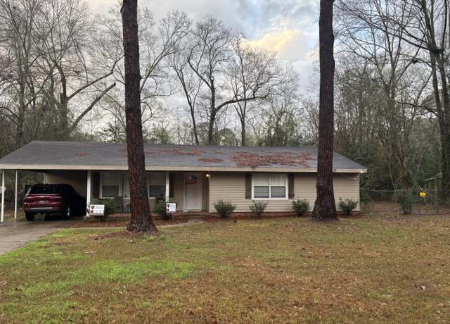 Property at 704 Crestview Dr, Hattiesburg, MS 39401, 3 beds, 2 baths