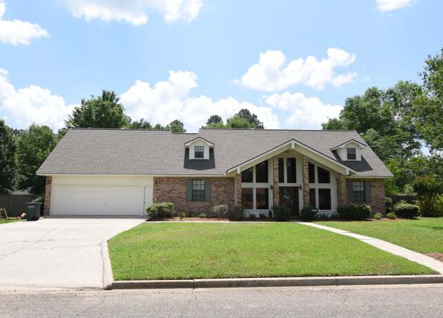 Property at 1114 Juniper Dr, Columbia, MS 39429, 4 beds, 3.5 baths