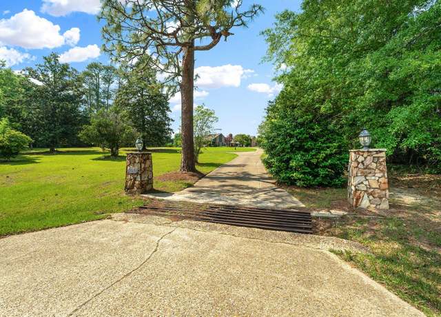 Property at 1072 Richburg Rd, Hattiesburg, MS 39402, 4 beds, 4.5 baths