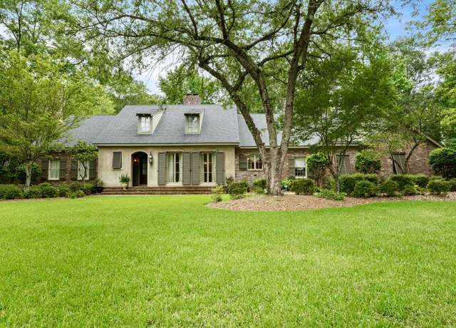 Property at 112 Heatherwood Dr, Hattiesburg, MS 39402, 4 beds, 4.5 baths