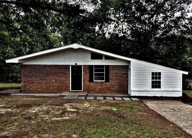 Property at 502 8th St, Purvis, MS 39475, 3 beds, 1.5 baths