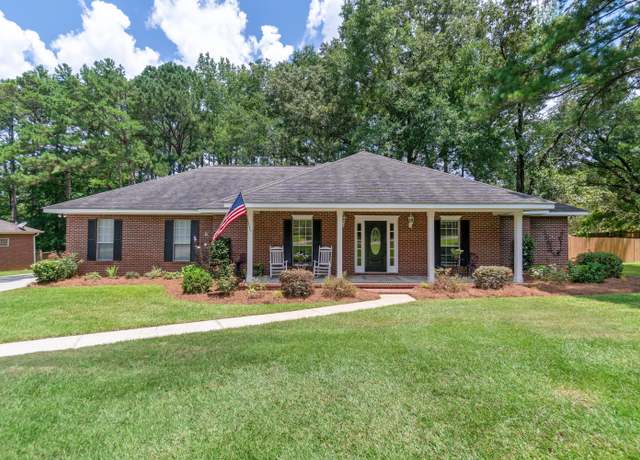 Property at 12 Franklin Pl, Hattiesburg, MS 39402, 4 beds, 2 baths