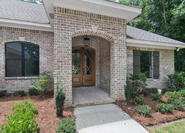 Property at 157 Courtland Dr, Hattiesburg, MS 39402, 5 beds, 4 baths