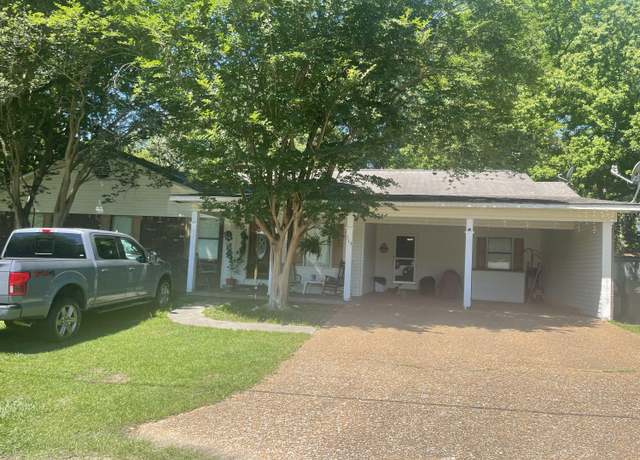 Property at 713 1st Ave, Purvis, MS 39475, 4 beds, 3 baths