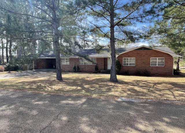 Property at 1125 Pine, Prentiss, MS 39474, 3 beds, 2 baths