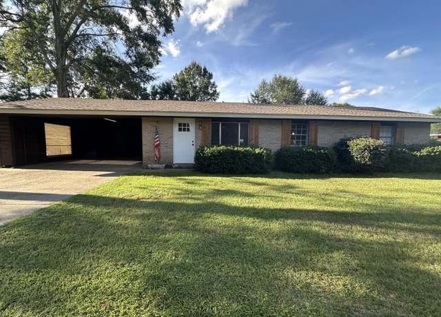 Property at 817 Taylor Dr, Hattiesburg, MS 39401, 3 beds, 1.5 baths