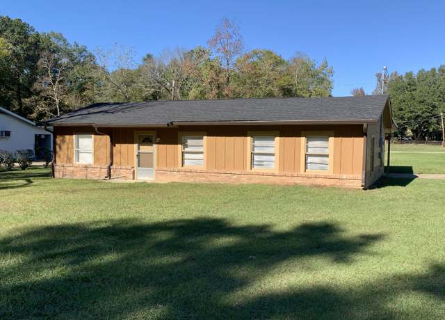 Property at 1903 General Pershing St, Laurel, MS 39440, 3 beds, 1 bath