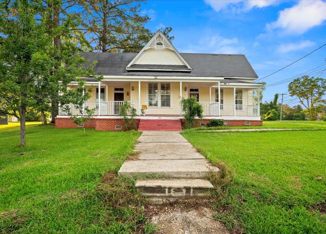 Property at 101 Camp St, Ellisville, MS 39437, 3 beds, 3 baths