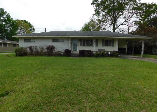 Property at 1717 Orchard Dr, Columbia, MS 39429, 3 beds, 2 baths