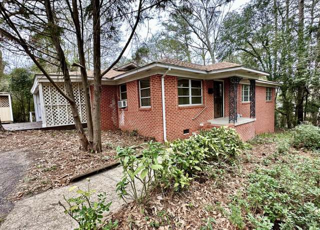 Property at 611 Garden Dr, Laurel, MS 39440, 3 beds, 2 baths