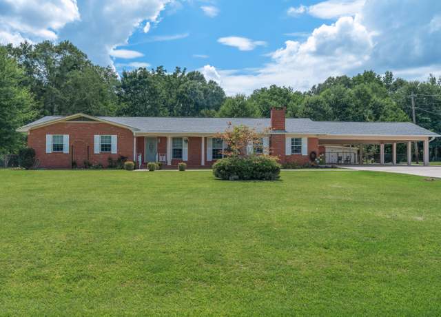 Property at 36 Greenbriar Ln, Laurel, MS 39443, 4 beds, 3 baths