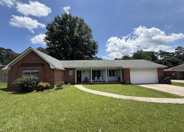 Property at 1009 Ridgewood Dr, Columbia, MS 39429, 3 beds, 2 baths