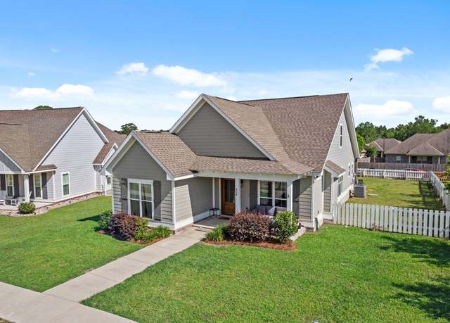 Property at 424 Legacy Blvd, Hattiesburg, MS 39402, 3 beds, 2 baths