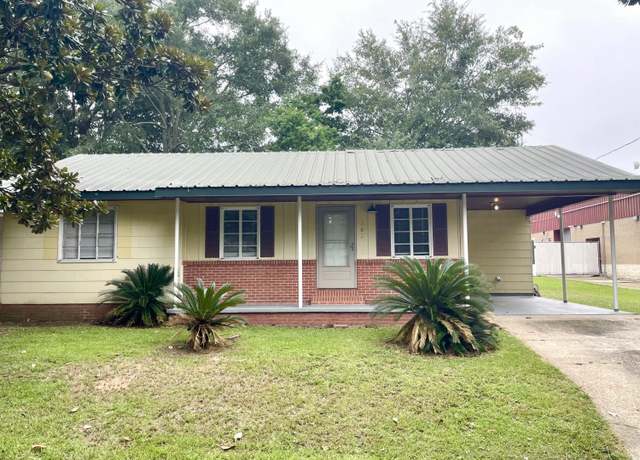 Property at 302 North St, Purvis, MS 39475, 3 beds, 1 bath