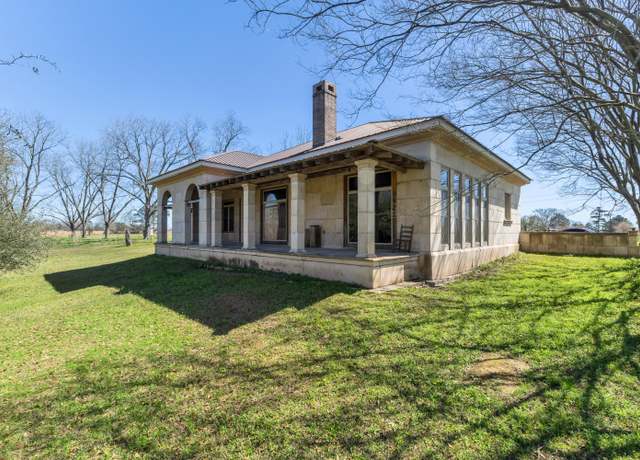 Property at 16 Lee Dr, Ovett, MS 39464, 2 beds, 2 baths