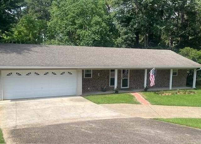 Property at 903 Tower Dr, Laurel, MS 39440, 3 beds, 2 baths