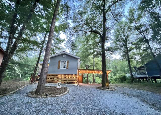 Property at 56 Landing Rd, Hattiesburg, MS 39401, 3 beds, 2 baths