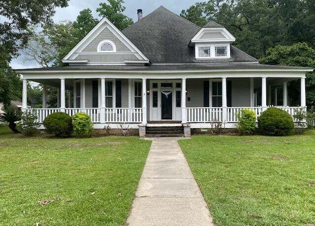 Property at 701 Broad St, Columbia, MS 39429, 4 beds, 3.5 baths