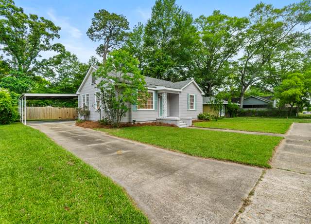 Property at 201A S 14th Avenue Ave, Hattiesburg, MS 39401, 3 beds, 2 baths