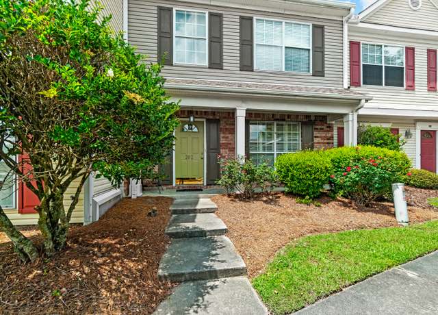 Property at 202 Jefferson Pl, Hattiesburg, MS 39402, 3 beds, 2.5 baths
