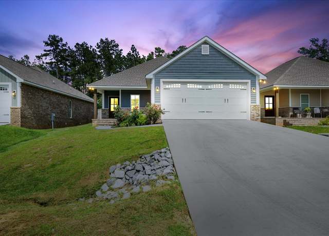 Property at 44 N Barnes Field Dr, Hattiesburg, MS 39402, 3 beds, 2 baths