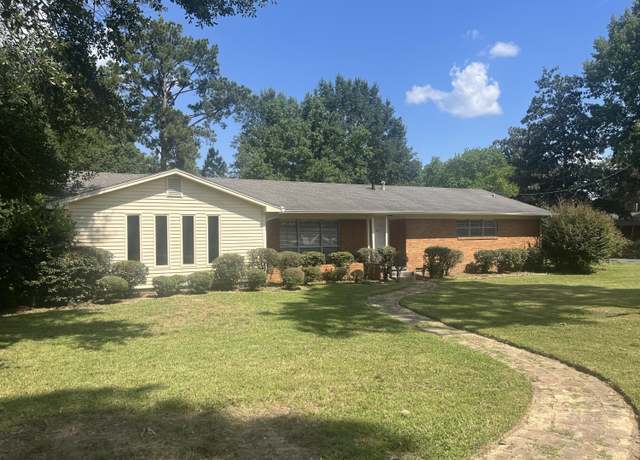 Property at 1214 Carter Dr, Hattiesburg, MS 39402, 3 beds, 2.5 baths