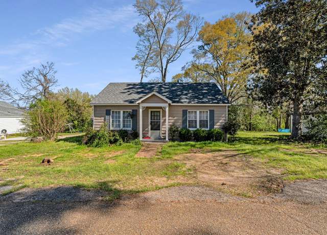 Property at 2314 Blount, Prentiss, MS 39474, 2 beds, 1.5 baths