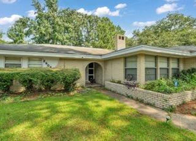 Property at 2605 Clayton Pl, Hattiesburg, MS 39402, 3 beds, 3.5 baths