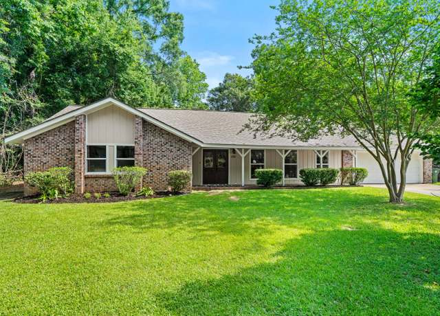 Property at 106 Wildwood Cir, Hattiesburg, MS 39402, 4 beds, 2.5 baths